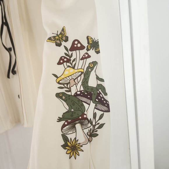 Thorn & Fable Frog Mushroom Blouse Women’s L Long Sleeve Fairy Boho Cottagecore - Picture 3 of 14
